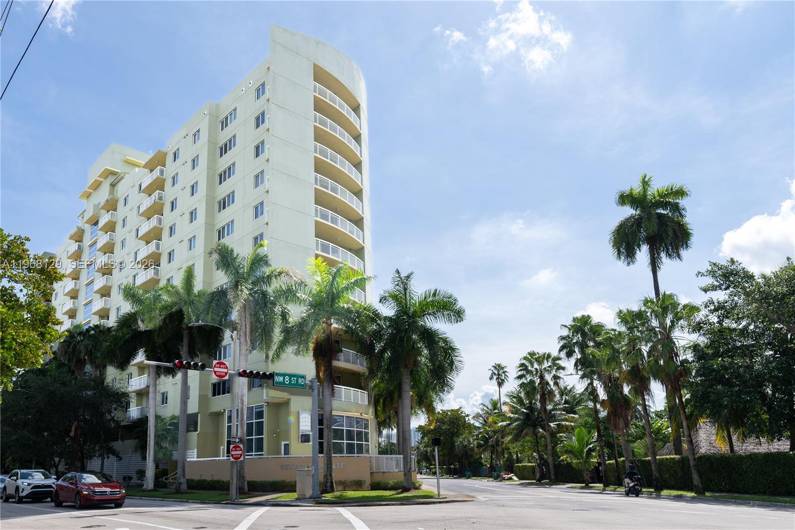 816 NW 11th St # 1006