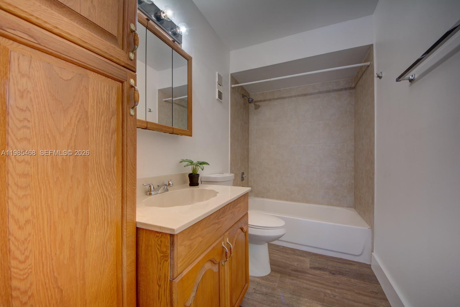 1960 Bayberry Dr # 1960