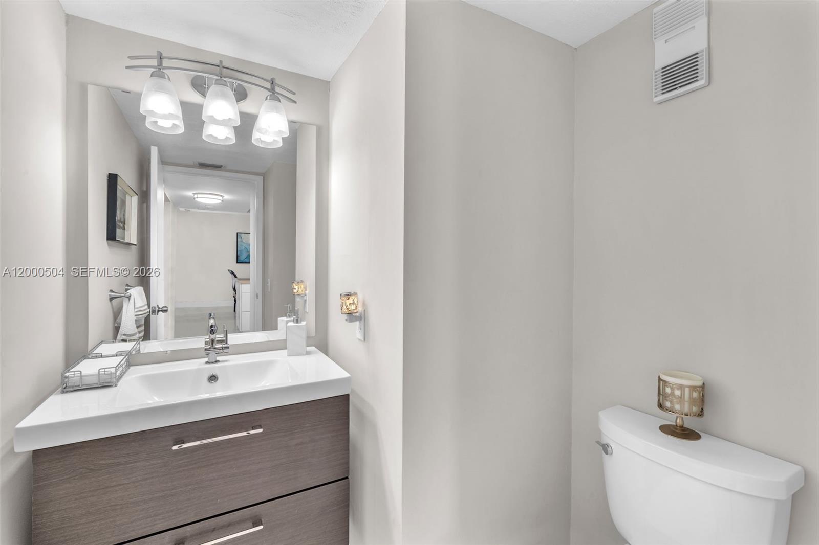 15743 Woodgate Pl Unit: E