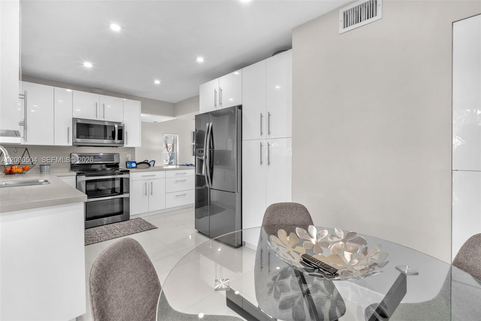 15743 Woodgate Pl Unit: E