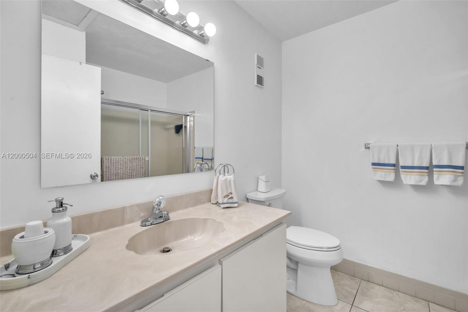 15743 Woodgate Pl Unit: E