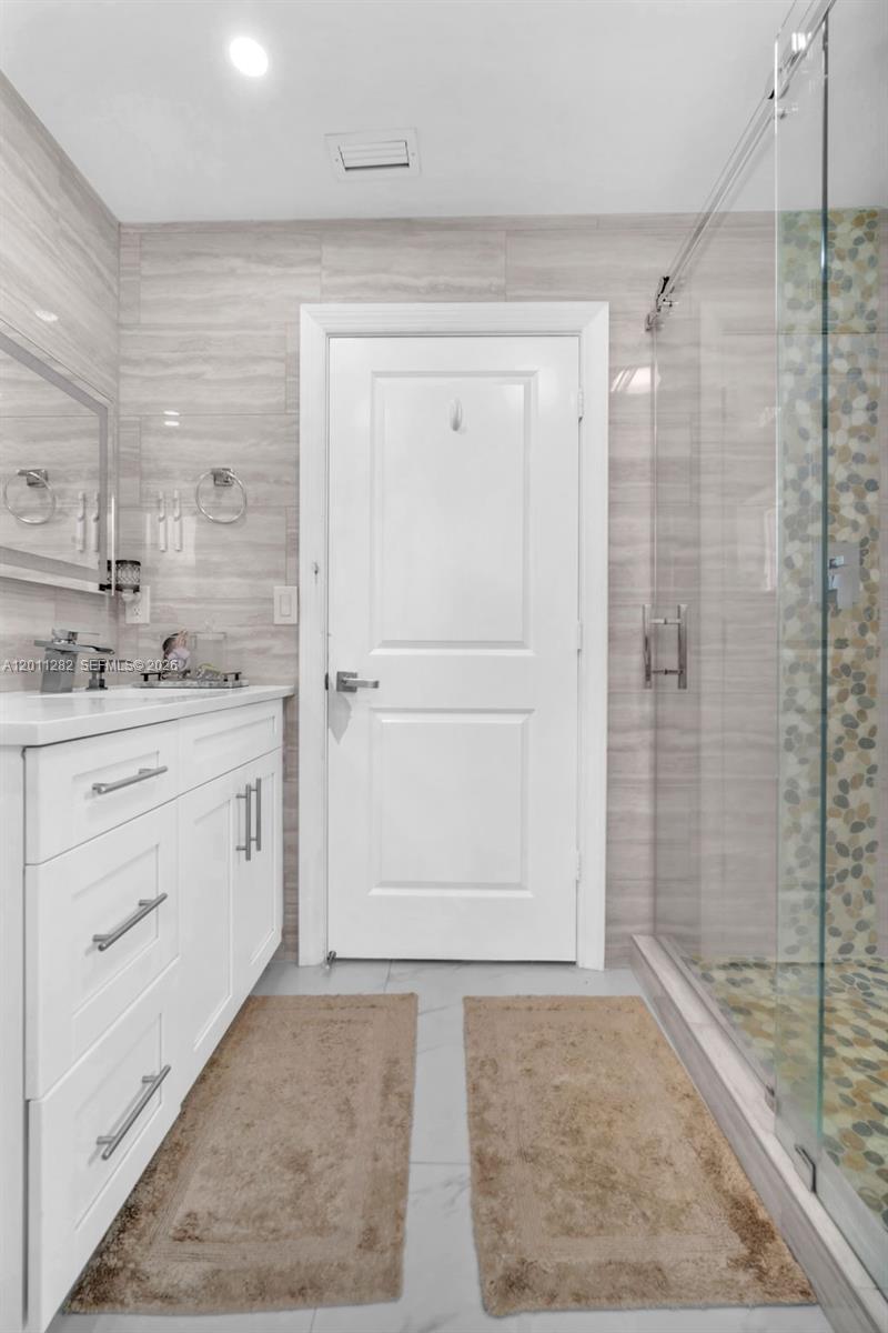 252 Malibu Cir # 252