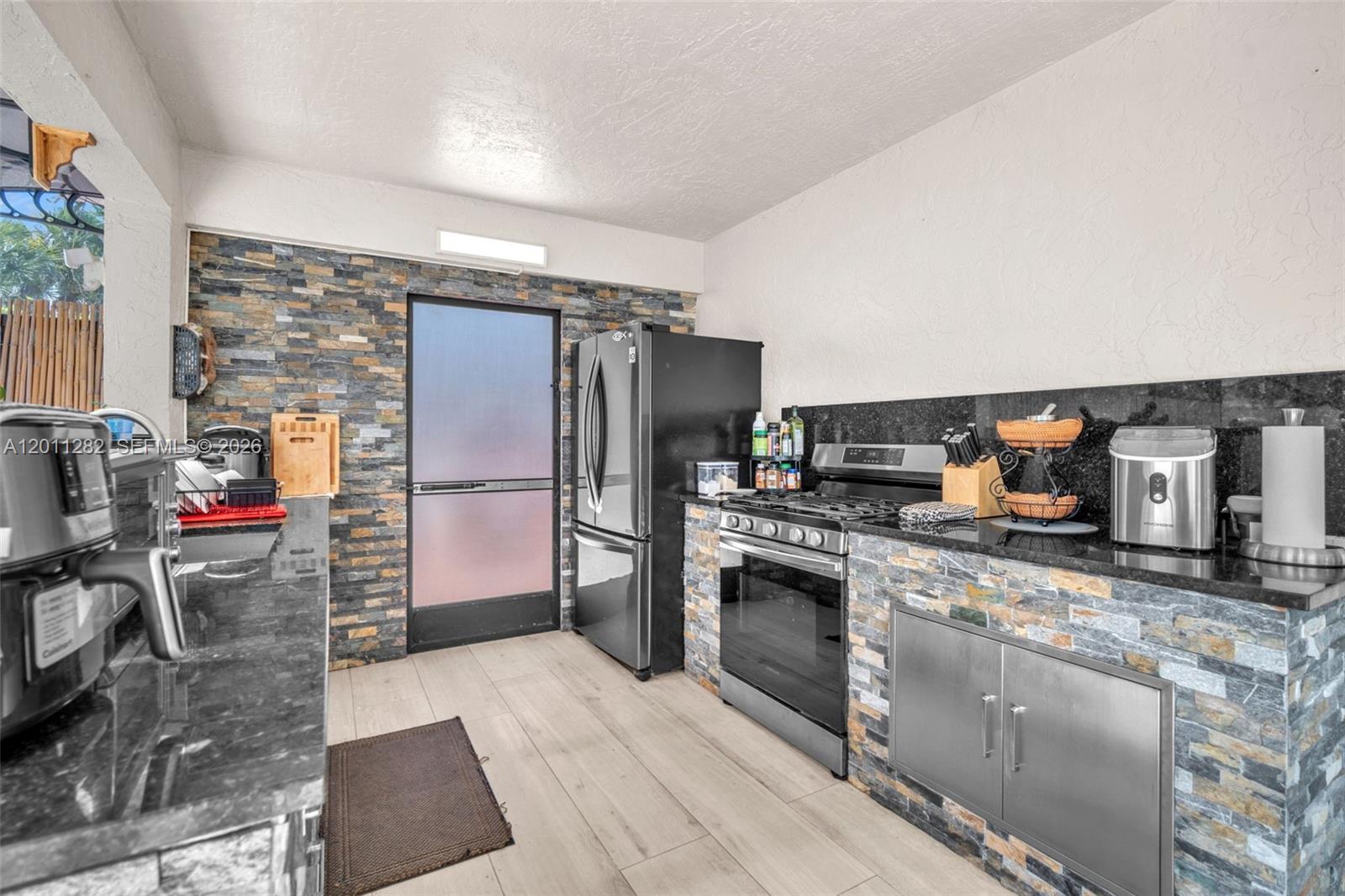 252 Malibu Cir # 252