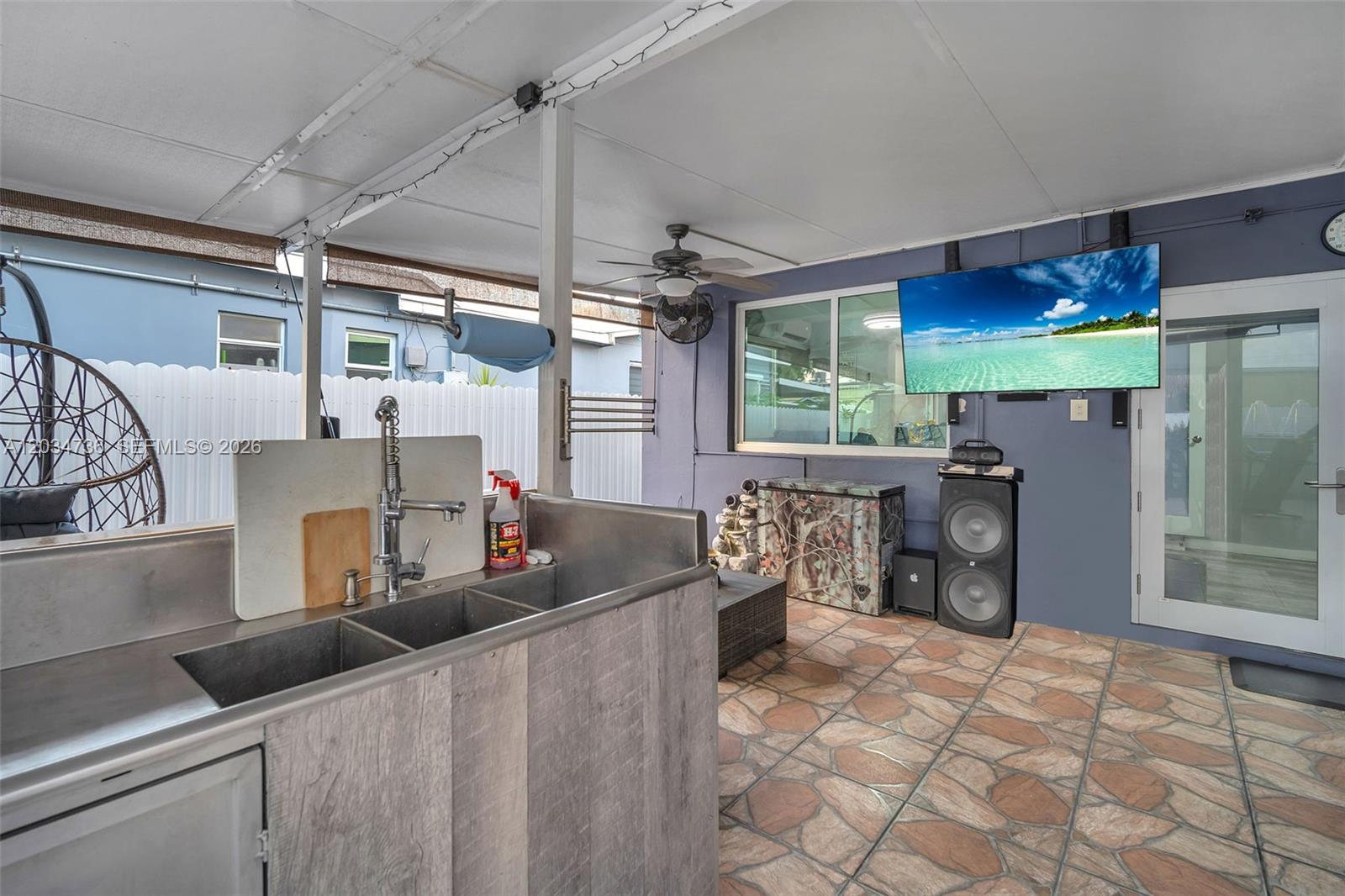 380 W 30th St