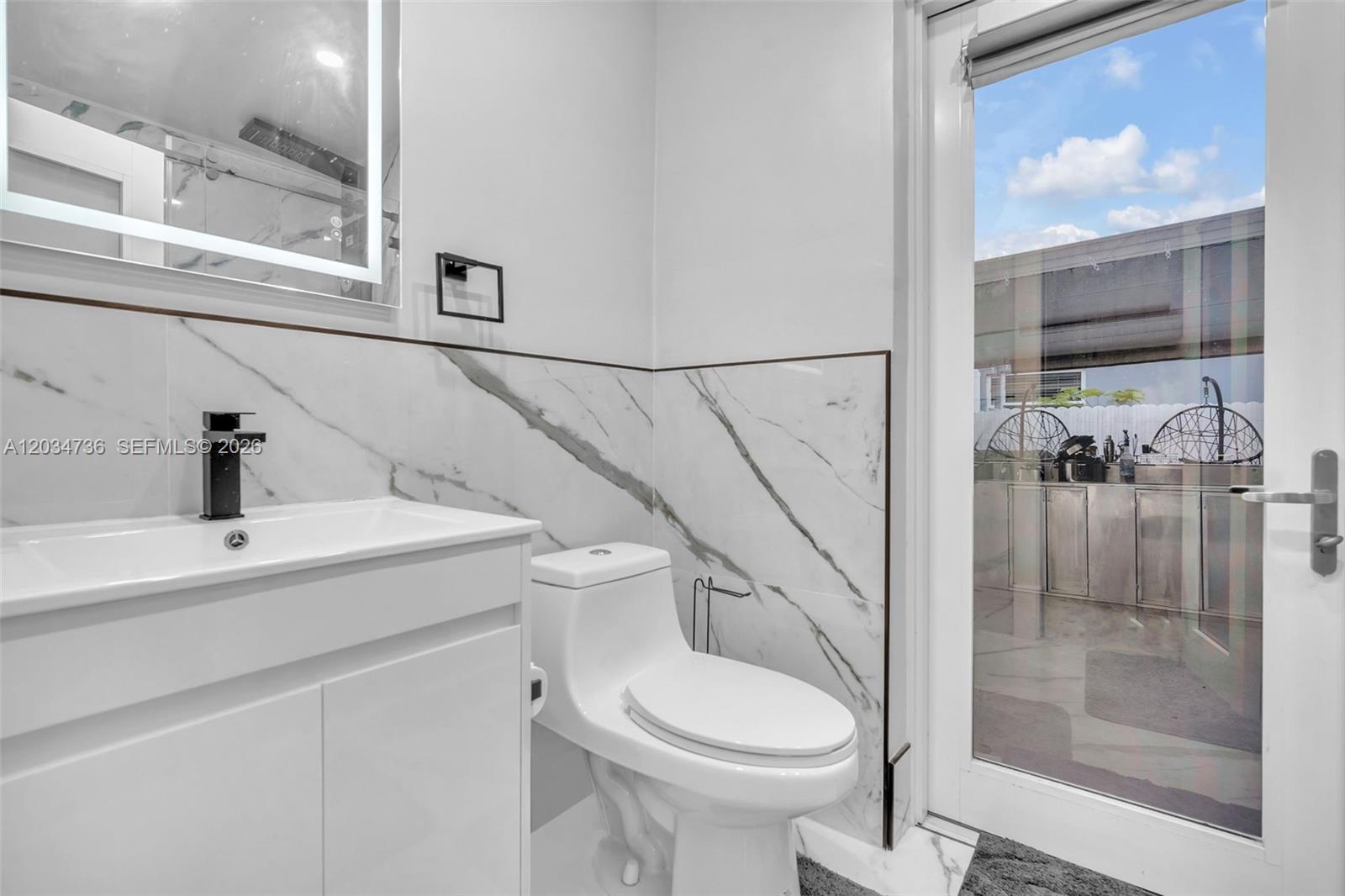 380 W 30th St