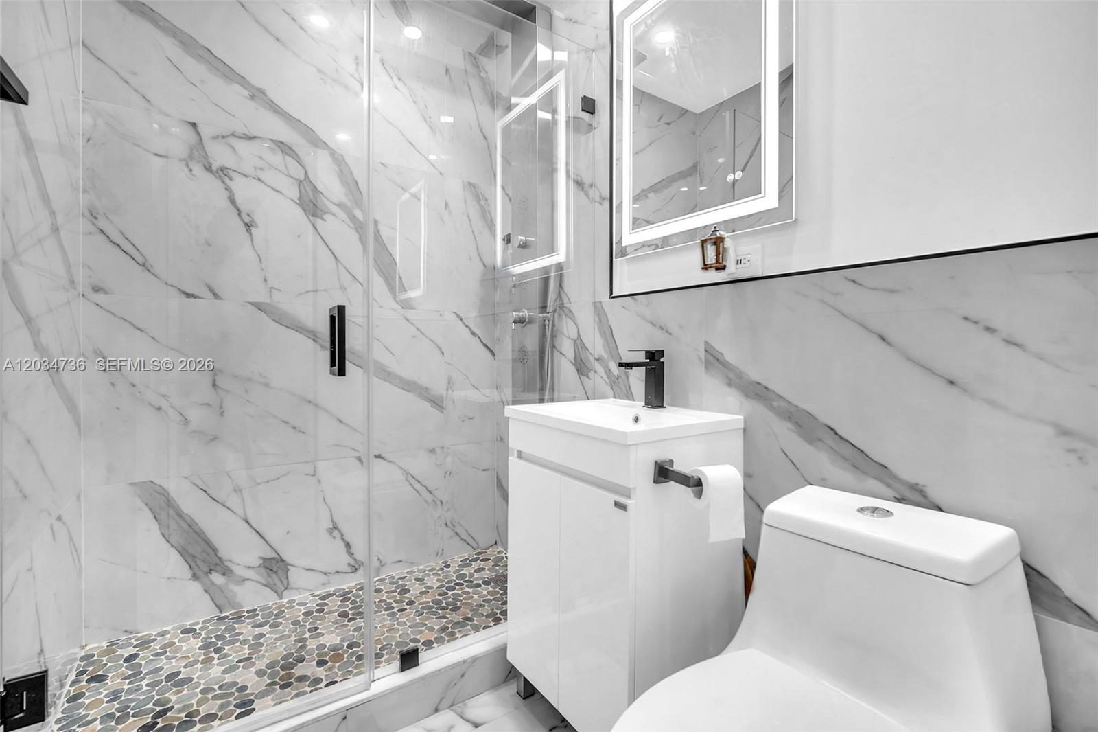 380 W 30th St