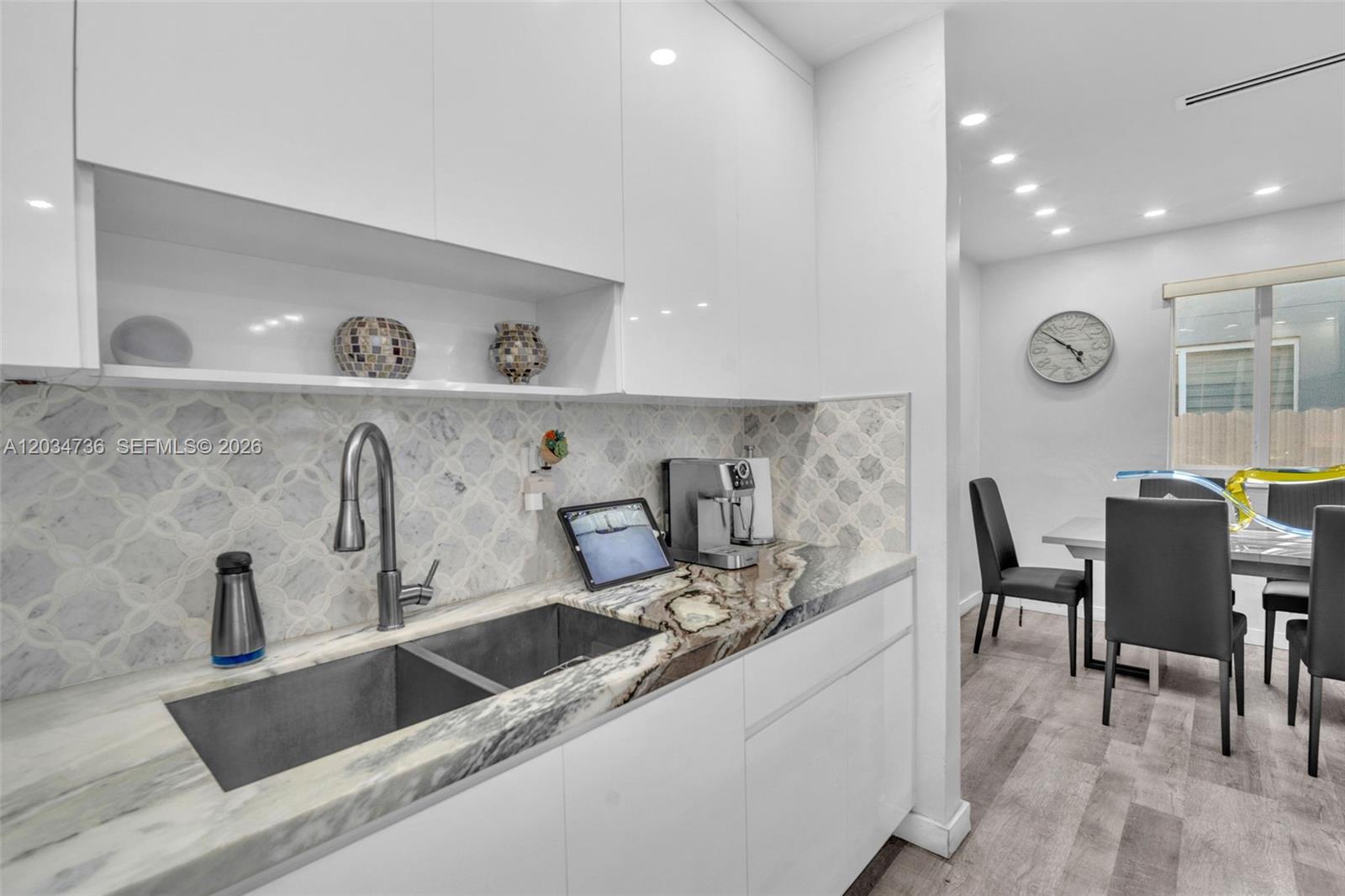 380 W 30th St