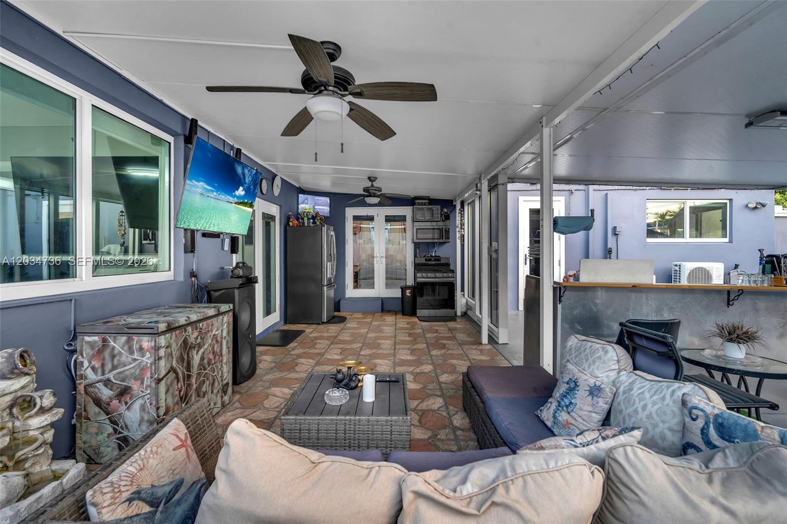 380 W 30th St