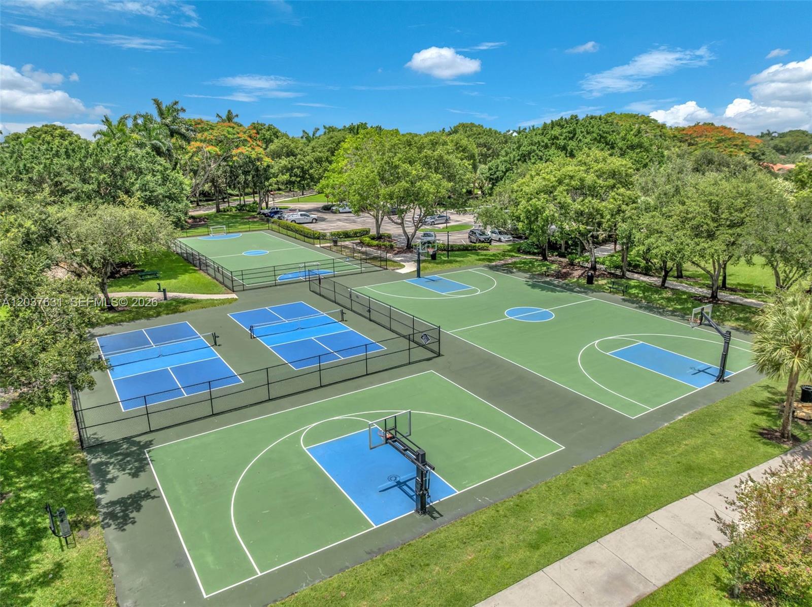 4110 Laurel Ridge Cir