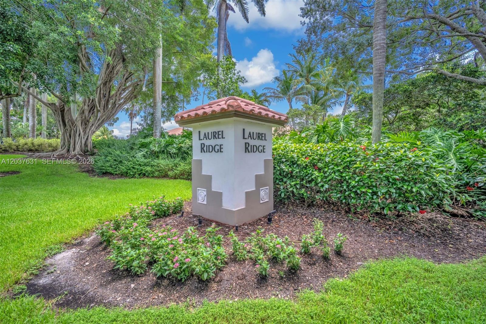 4110 Laurel Ridge Cir