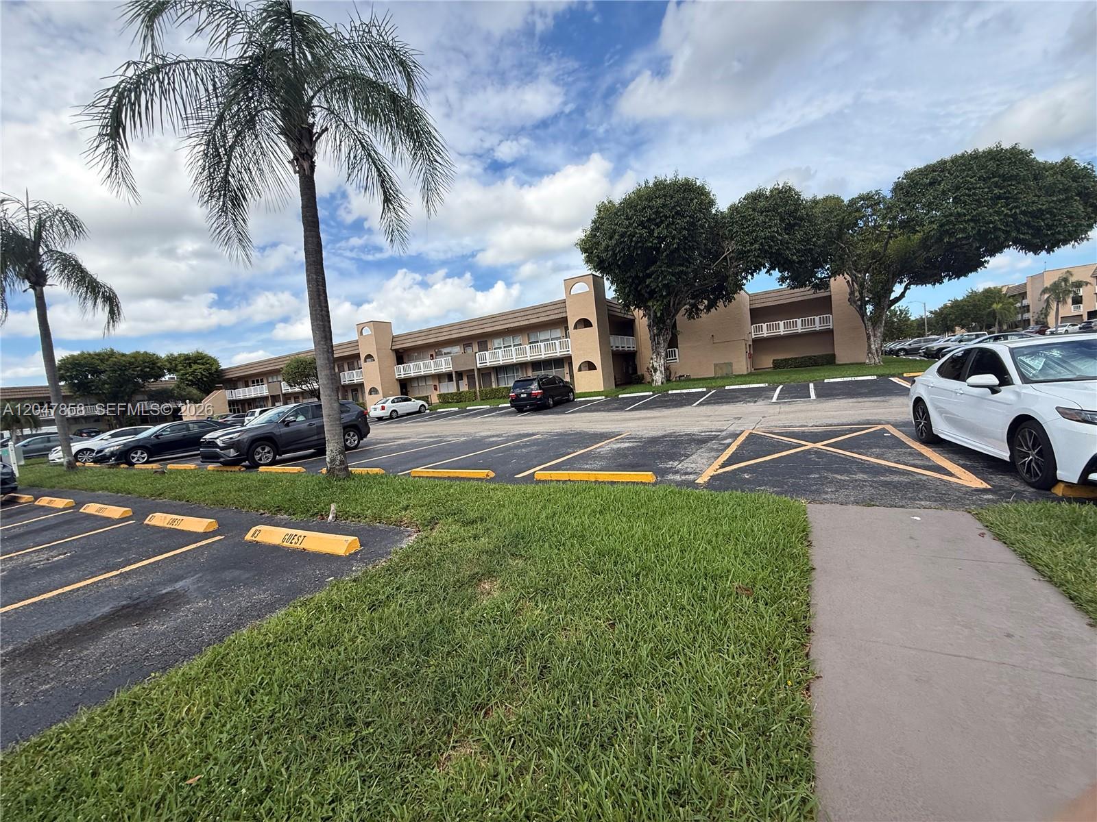 9101 Sunrise Lakes Blvd Unit: 215