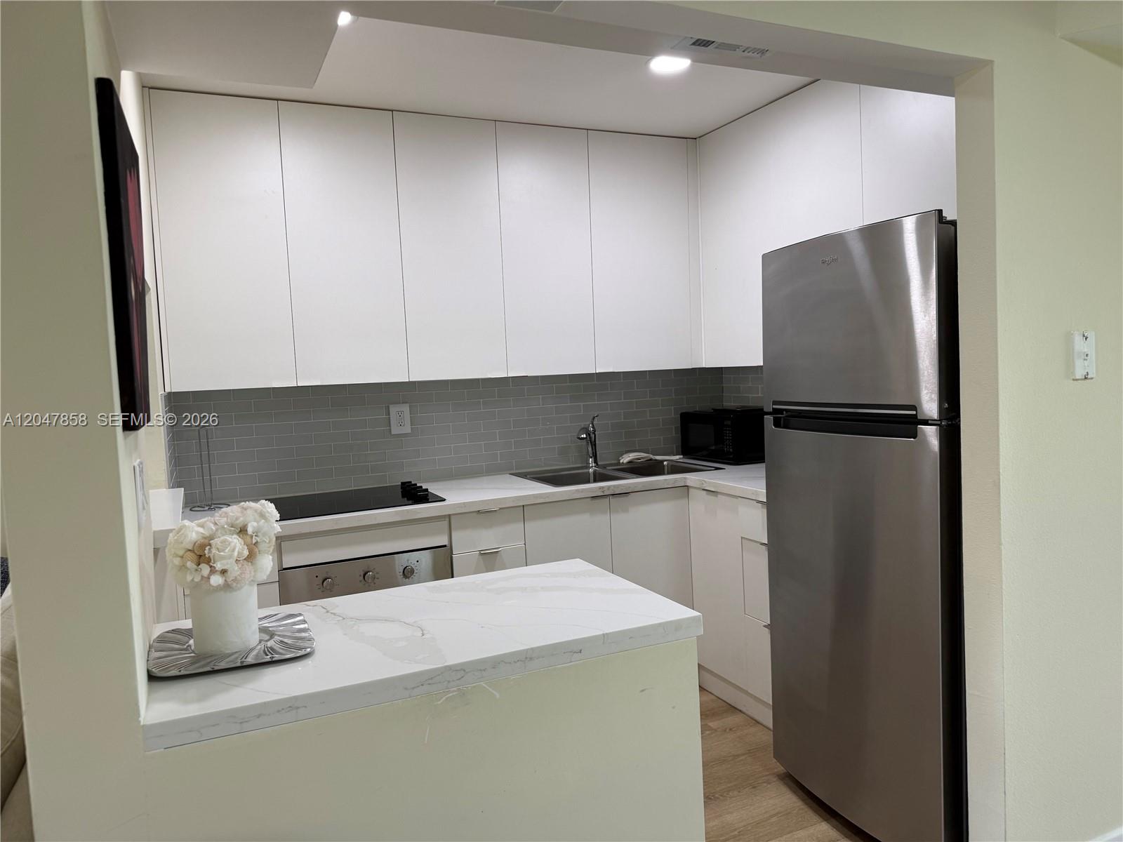 9101 Sunrise Lakes Blvd Unit: 215