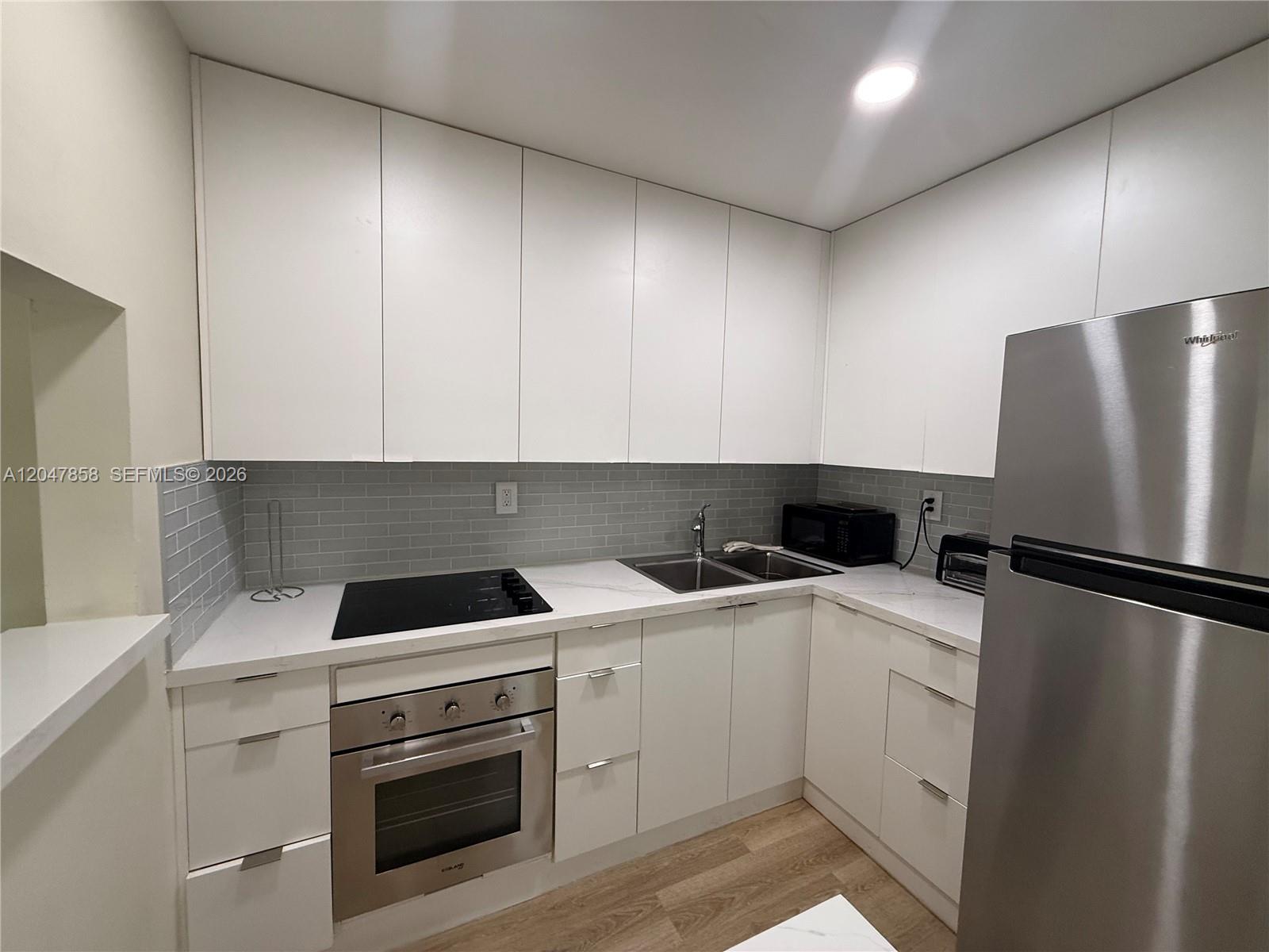 9101 Sunrise Lakes Blvd Unit: 215