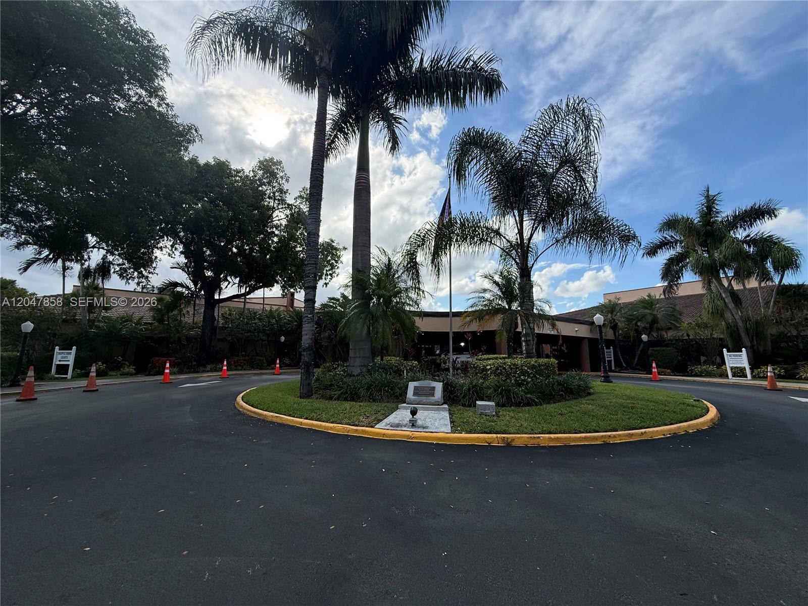9101 Sunrise Lakes Blvd Unit: 215