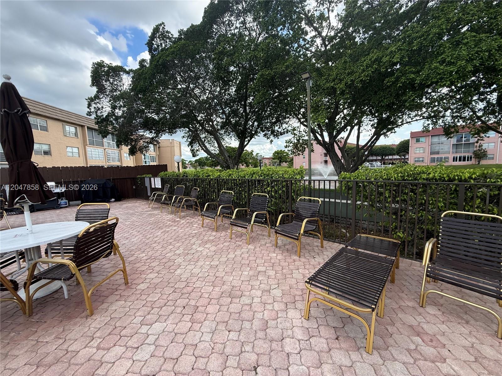 9101 Sunrise Lakes Blvd Unit: 215