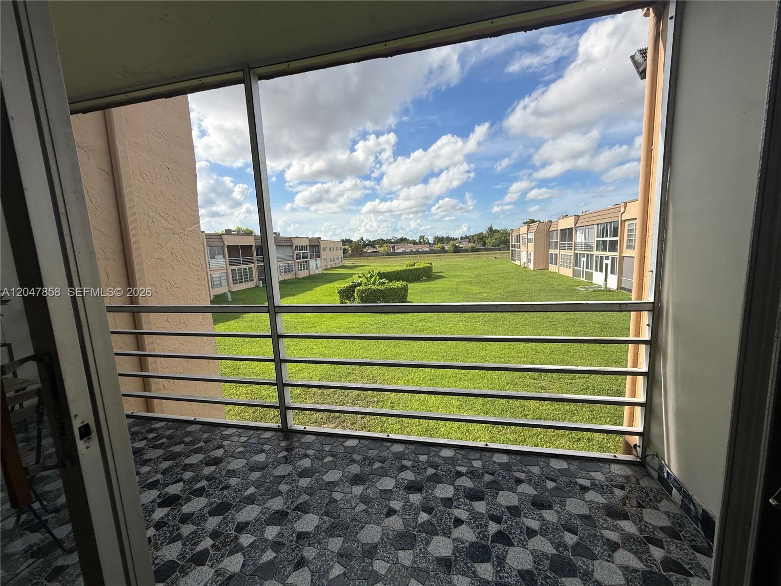 9101 Sunrise Lakes Blvd Unit: 215
