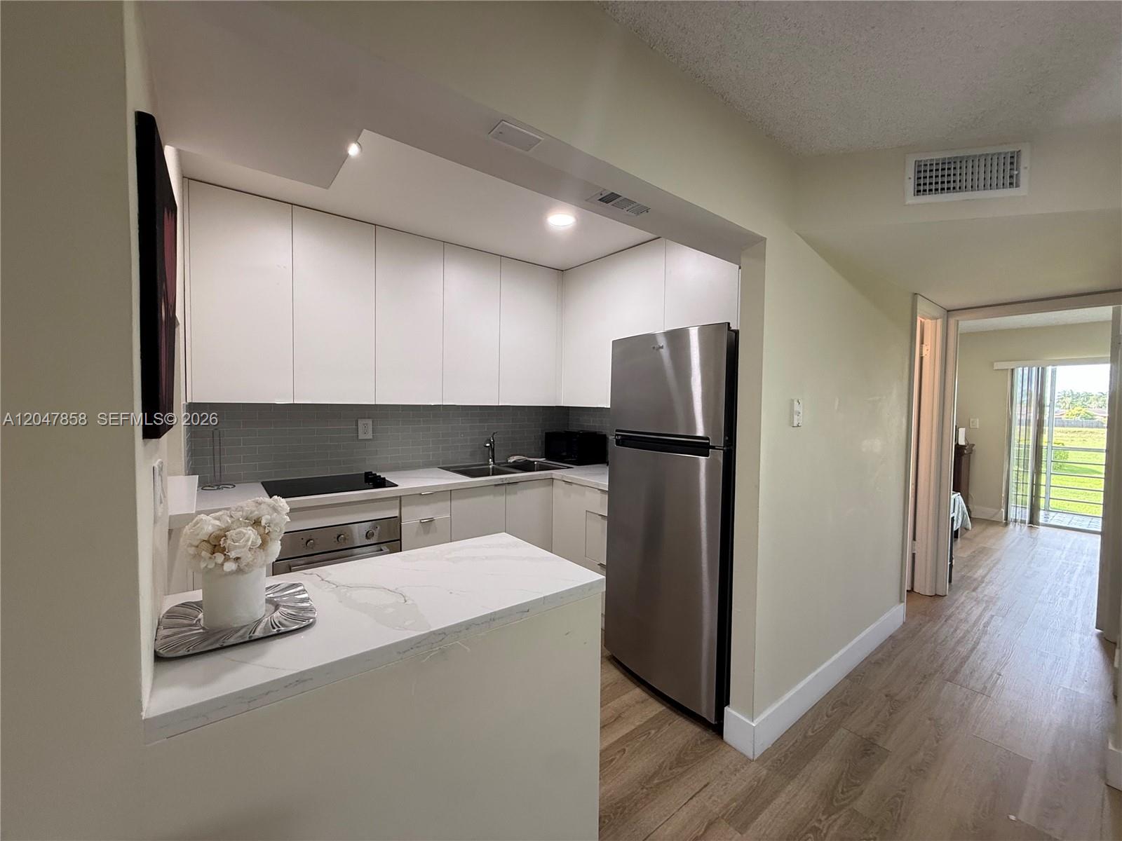 9101 Sunrise Lakes Blvd Unit: 215