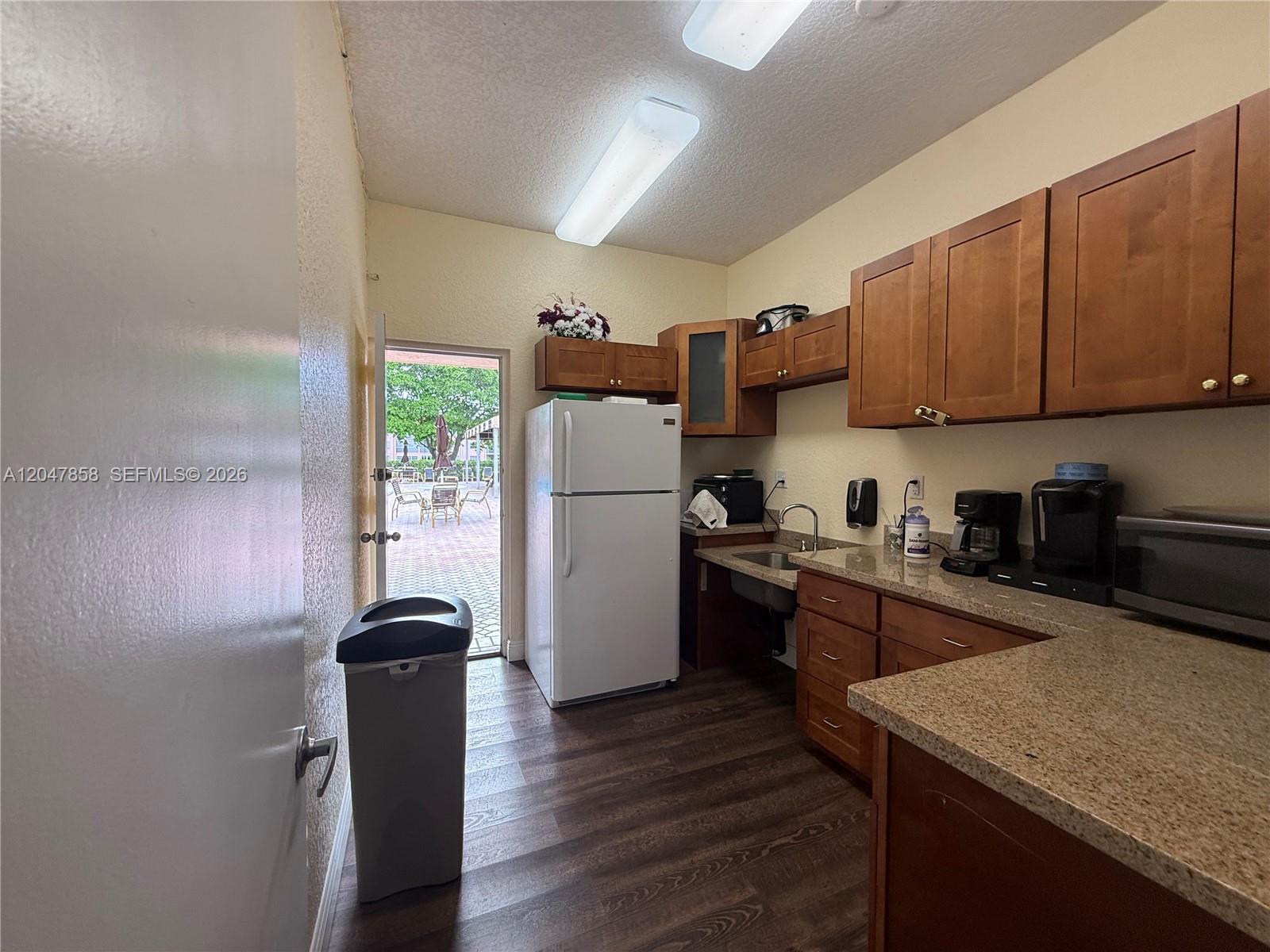 9101 Sunrise Lakes Blvd Unit: 215