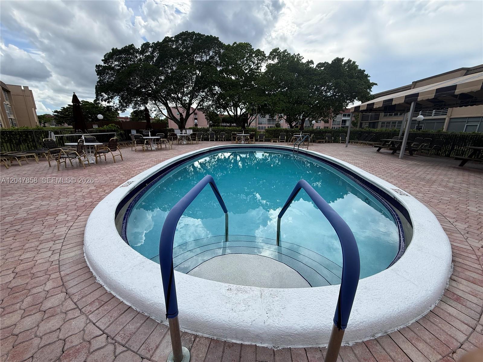 9101 Sunrise Lakes Blvd Unit: 215