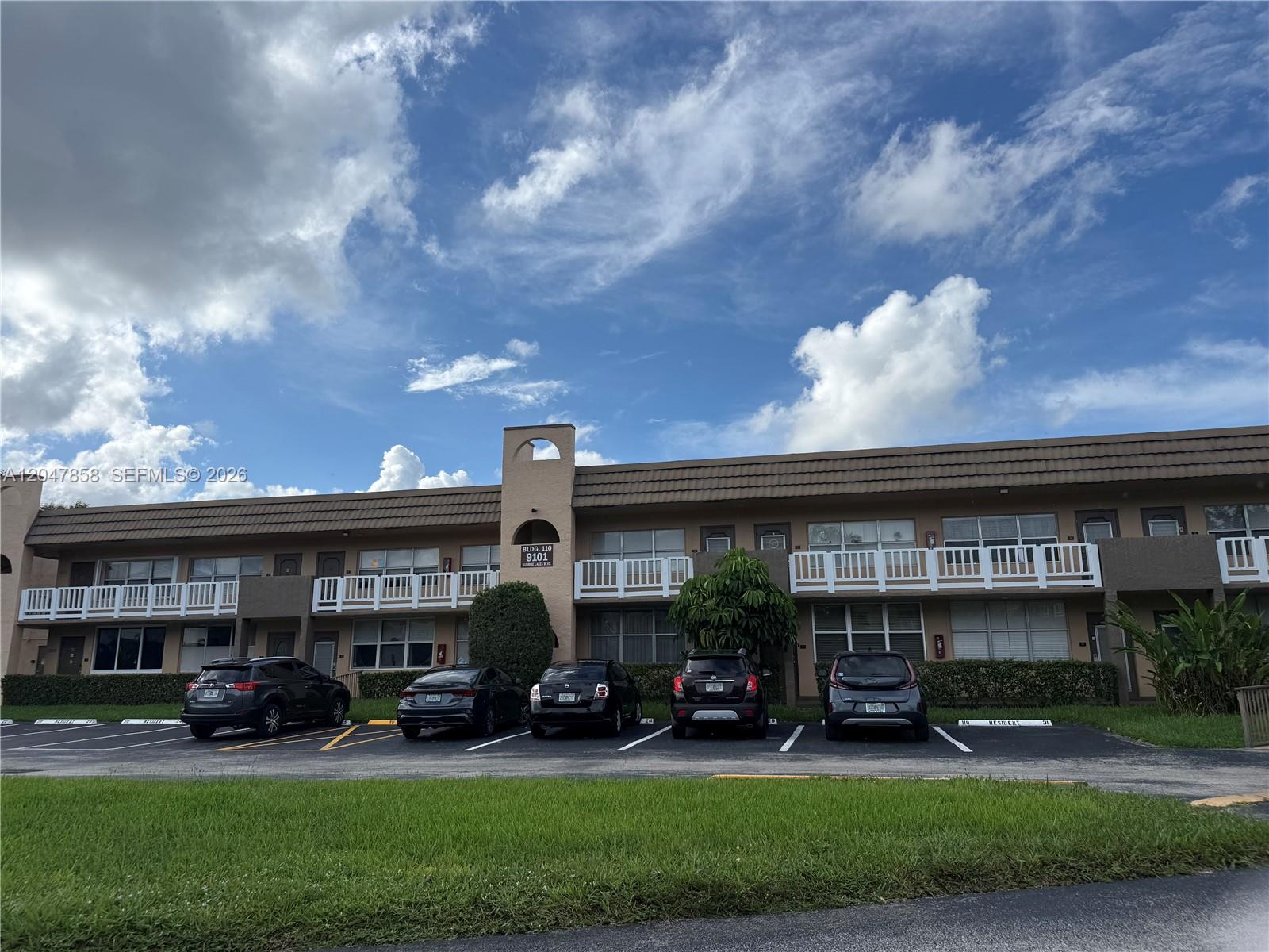 9101 Sunrise Lakes Blvd Unit: 215