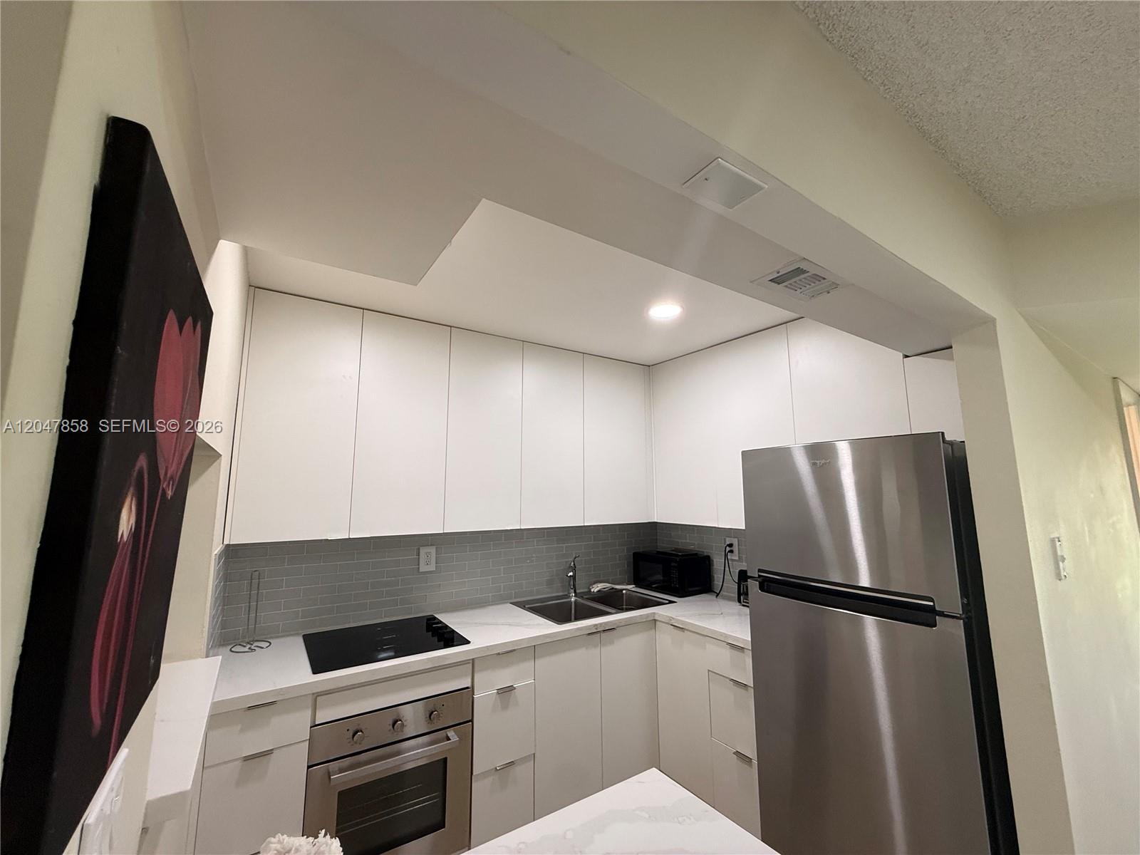 9101 Sunrise Lakes Blvd Unit: 215