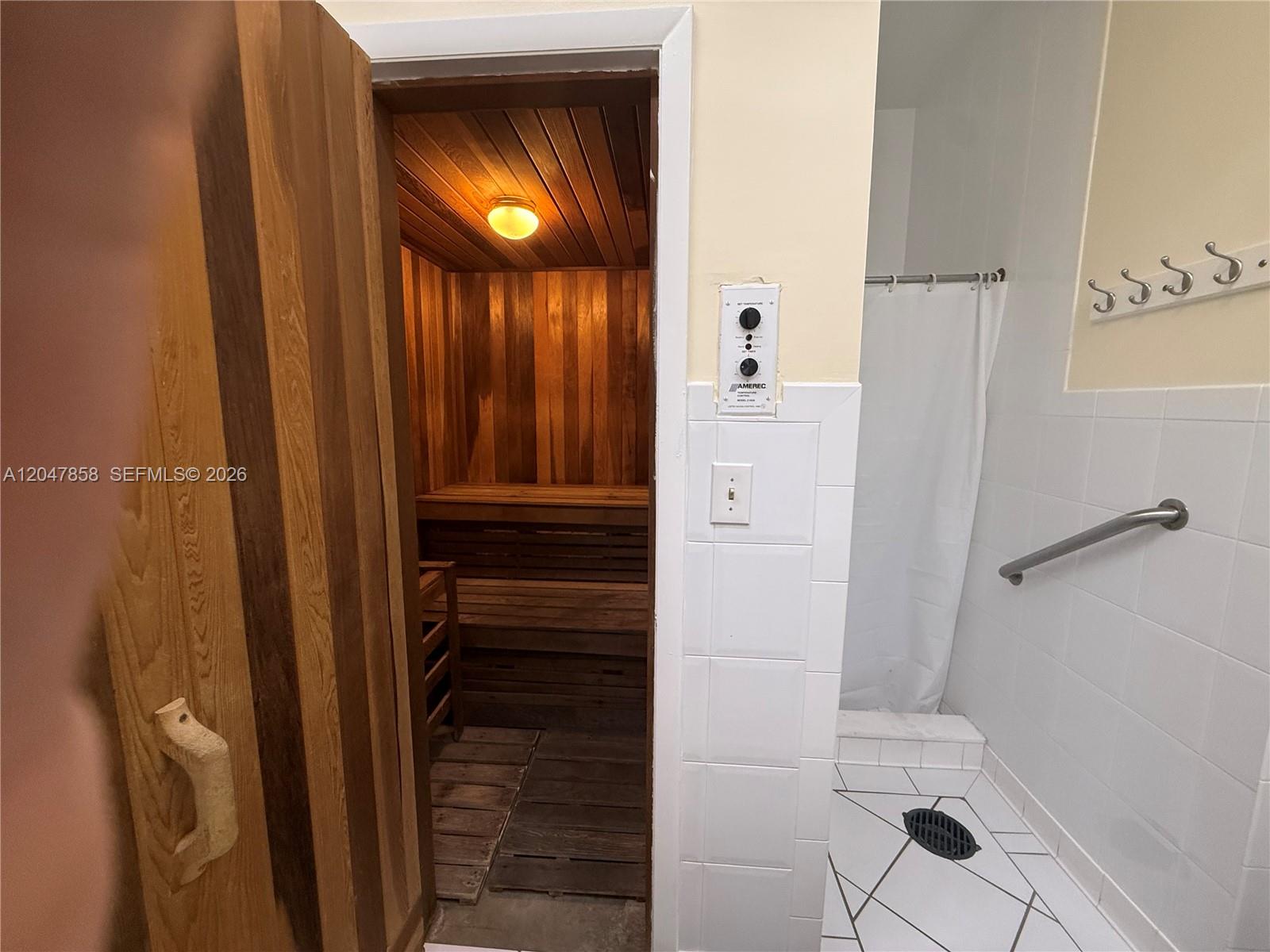 9101 Sunrise Lakes Blvd Unit: 215