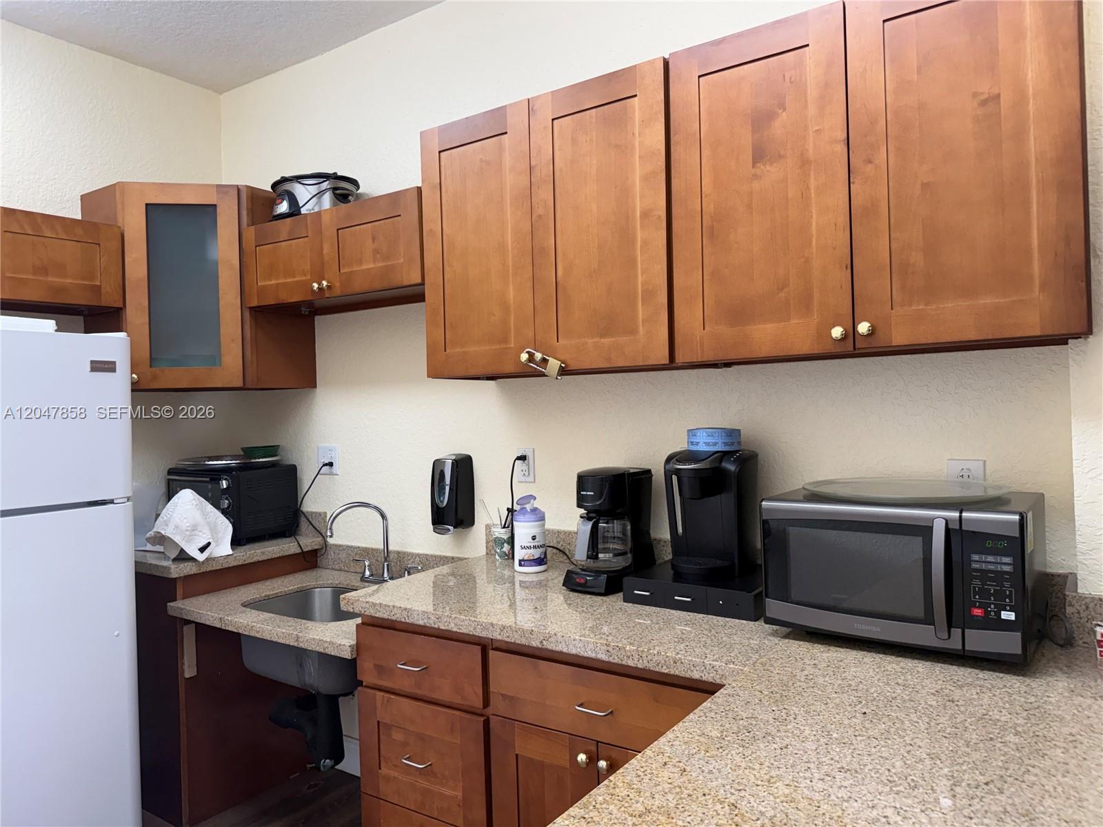 9101 Sunrise Lakes Blvd Unit: 215