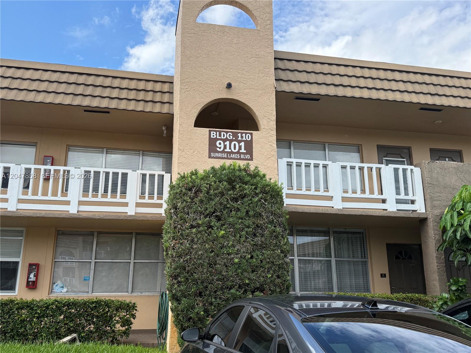 9101 Sunrise Lakes Blvd Unit: 215