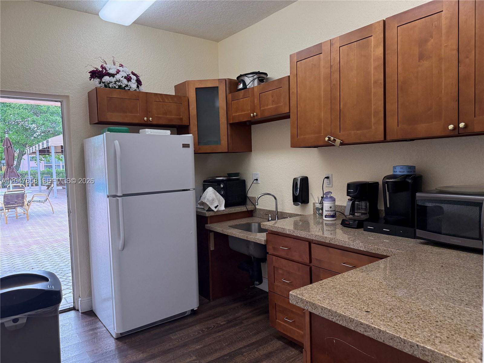 9101 Sunrise Lakes Blvd Unit: 215