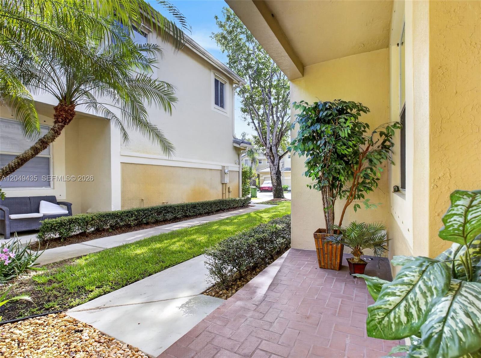 2475 W Cordoba Bnd