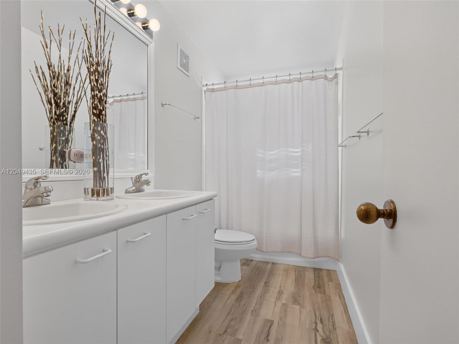2475 W Cordoba Bnd