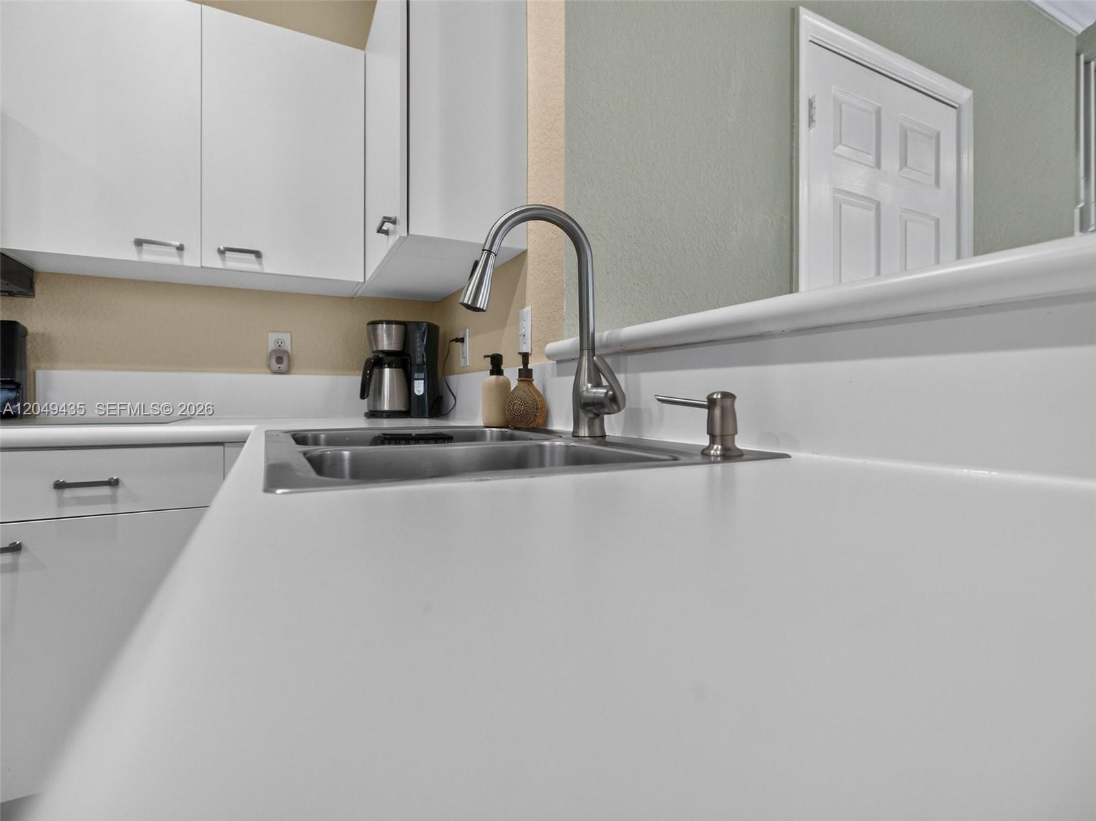 2475 W Cordoba Bnd