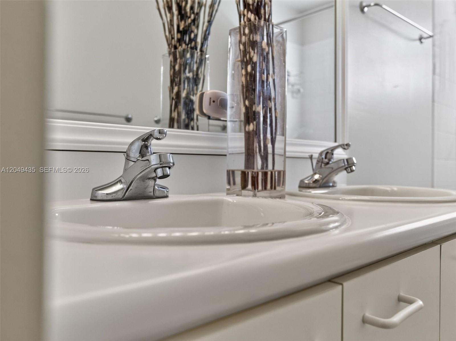 2475 W Cordoba Bnd