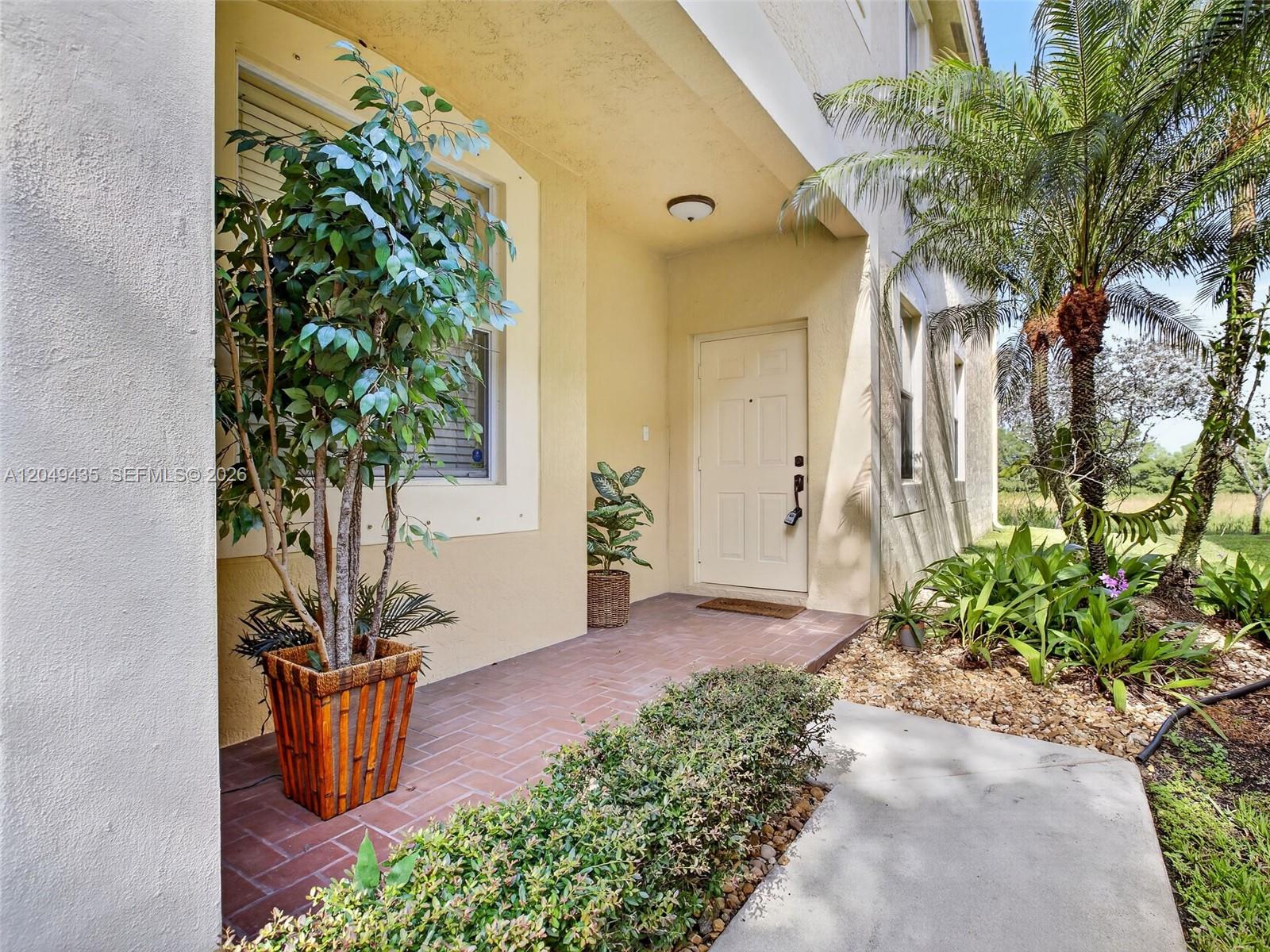 2475 W Cordoba Bnd