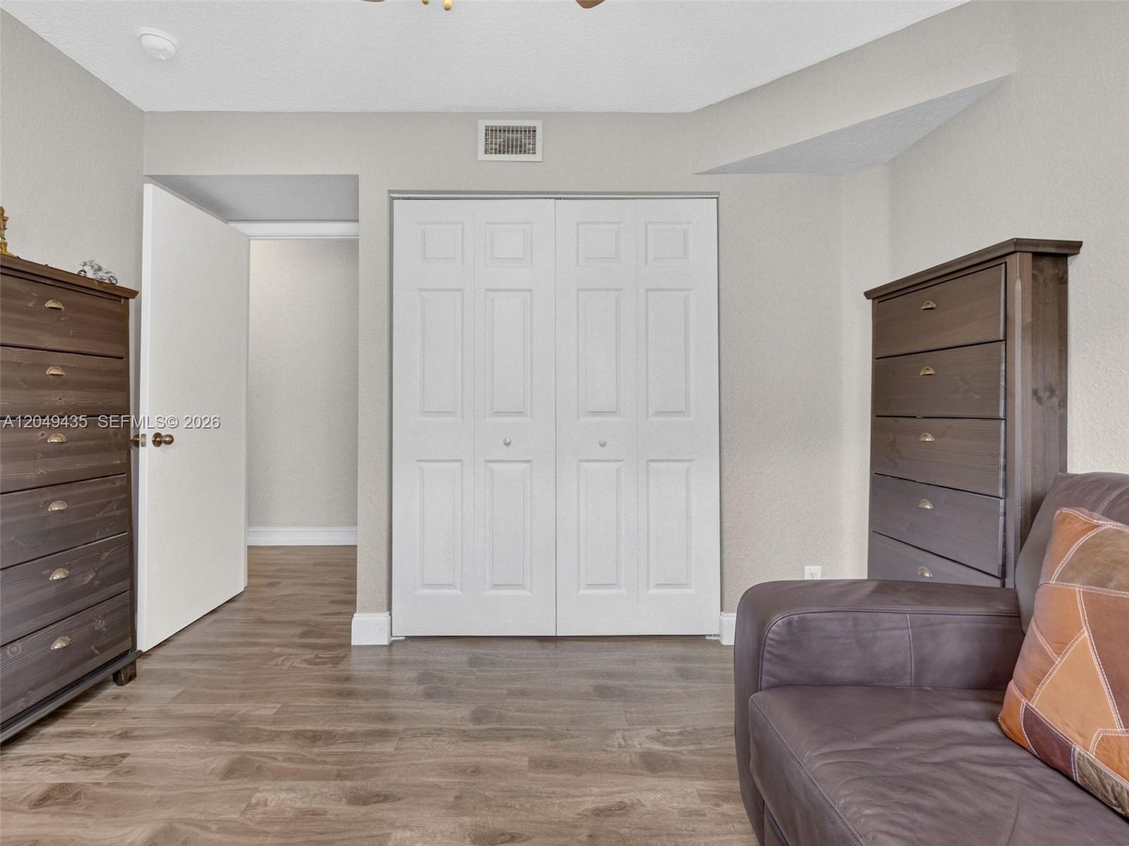 2475 W Cordoba Bnd