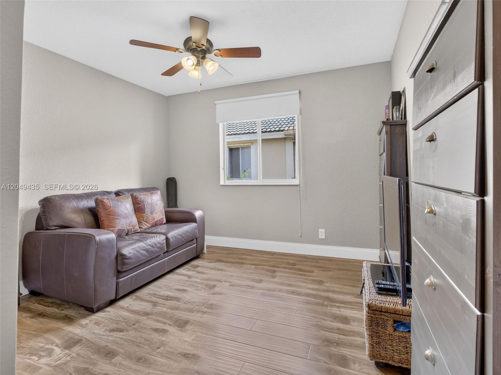 2475 W Cordoba Bnd