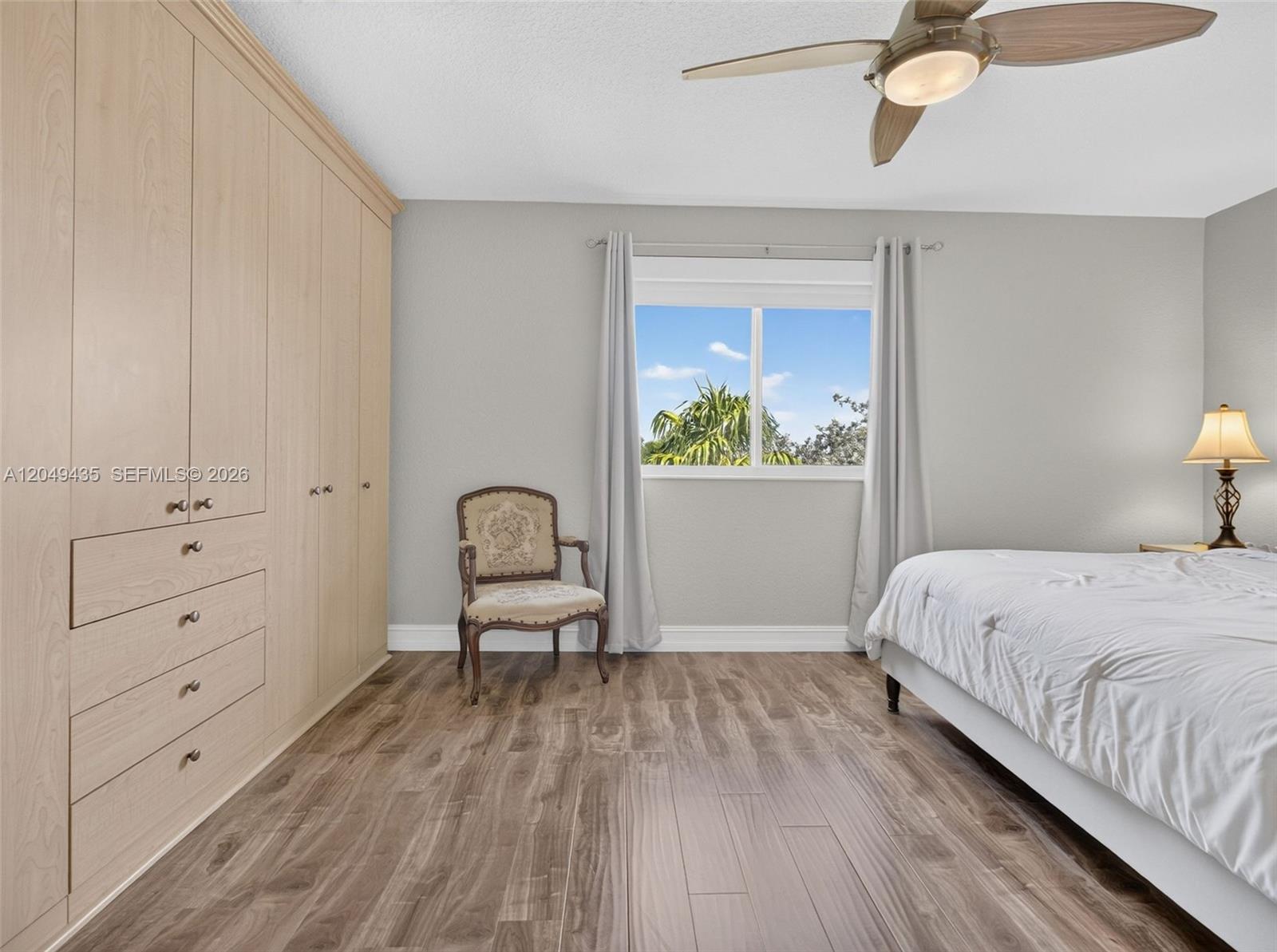 2475 W Cordoba Bnd