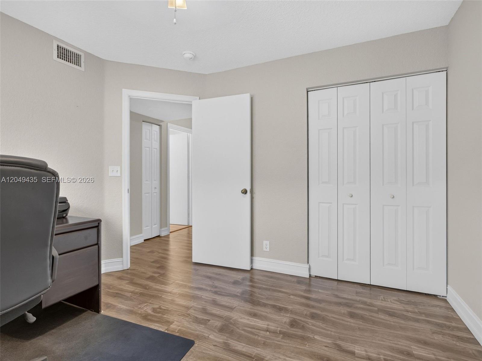 2475 W Cordoba Bnd