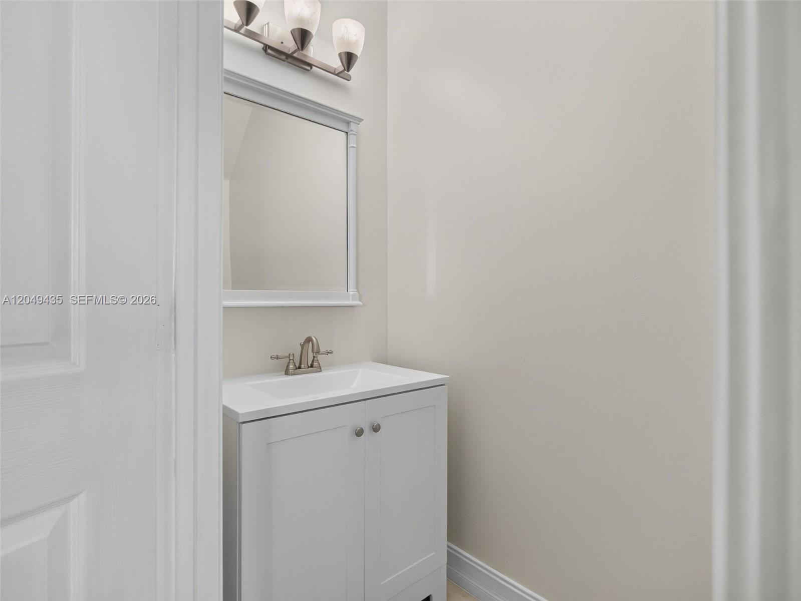 2475 W Cordoba Bnd