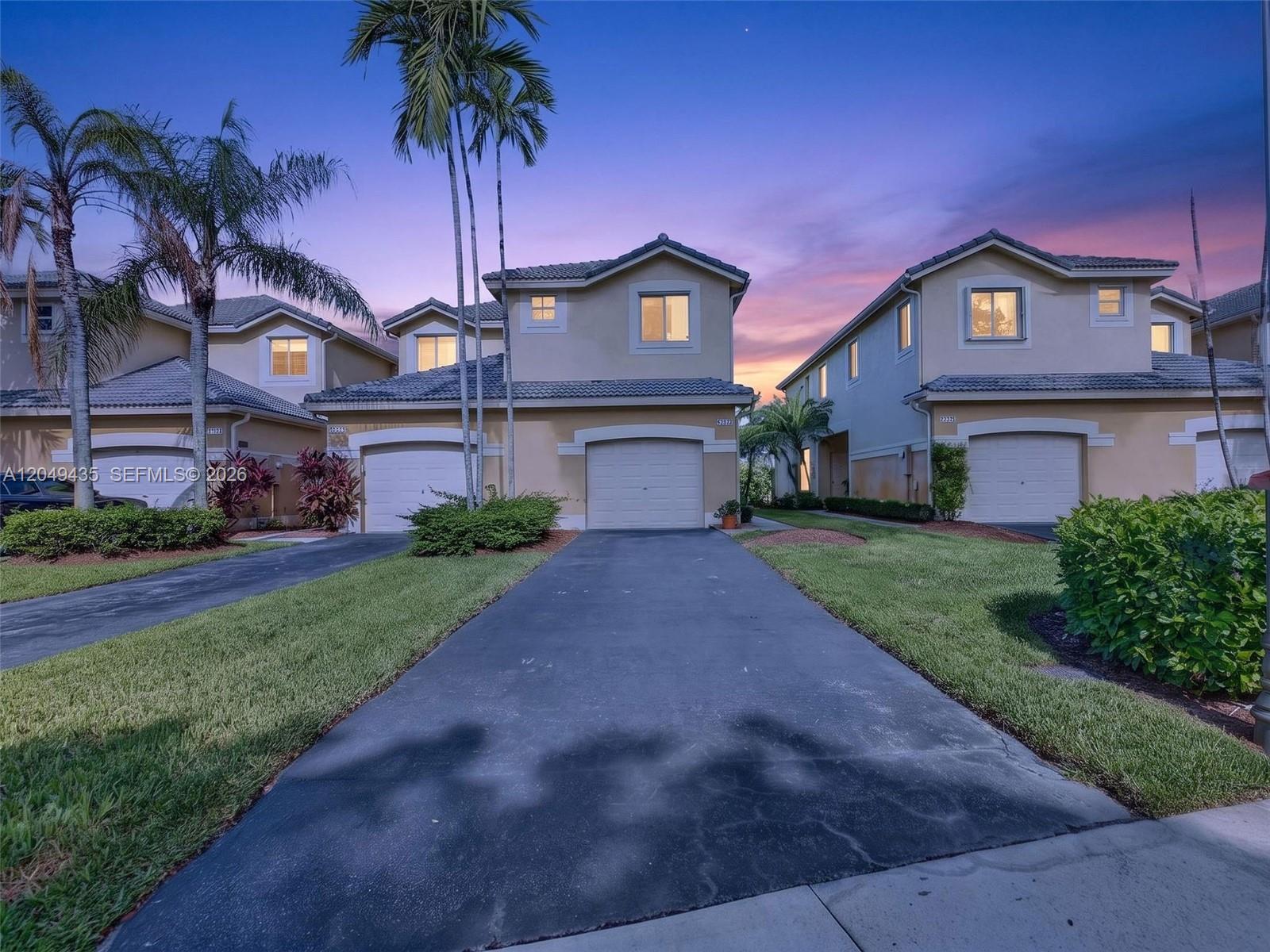 2475 W Cordoba Bnd