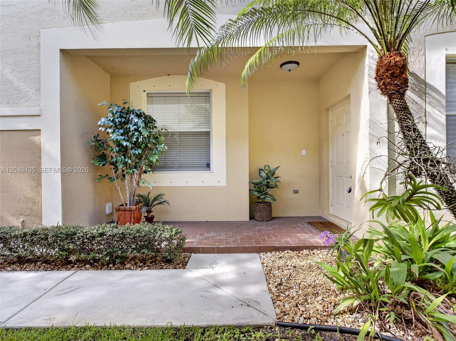 2475 W Cordoba Bnd