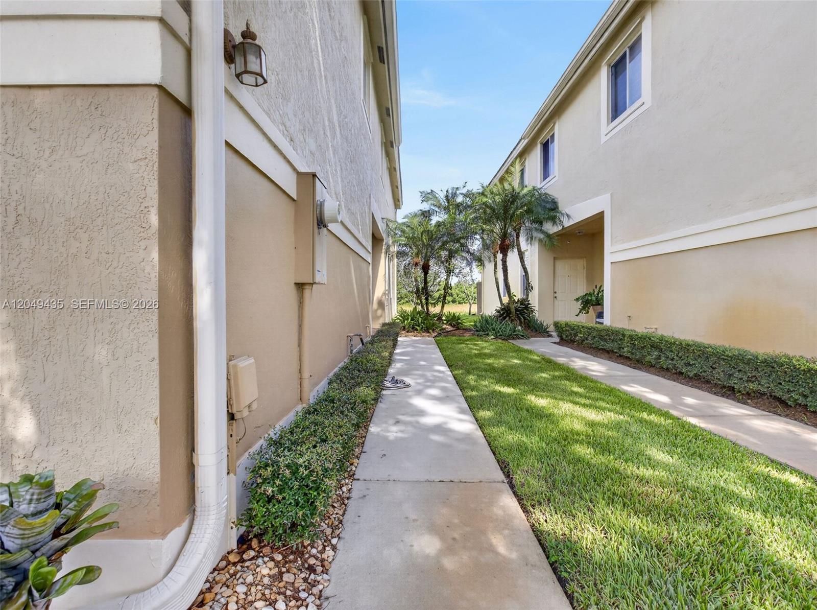 2475 W Cordoba Bnd