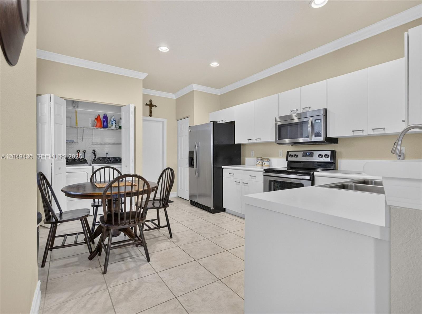 2475 W Cordoba Bnd