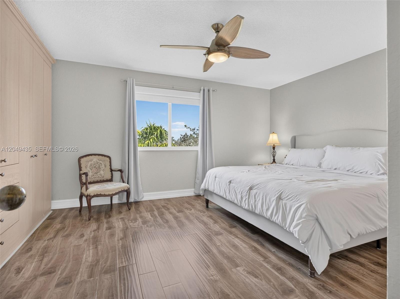 2475 W Cordoba Bnd