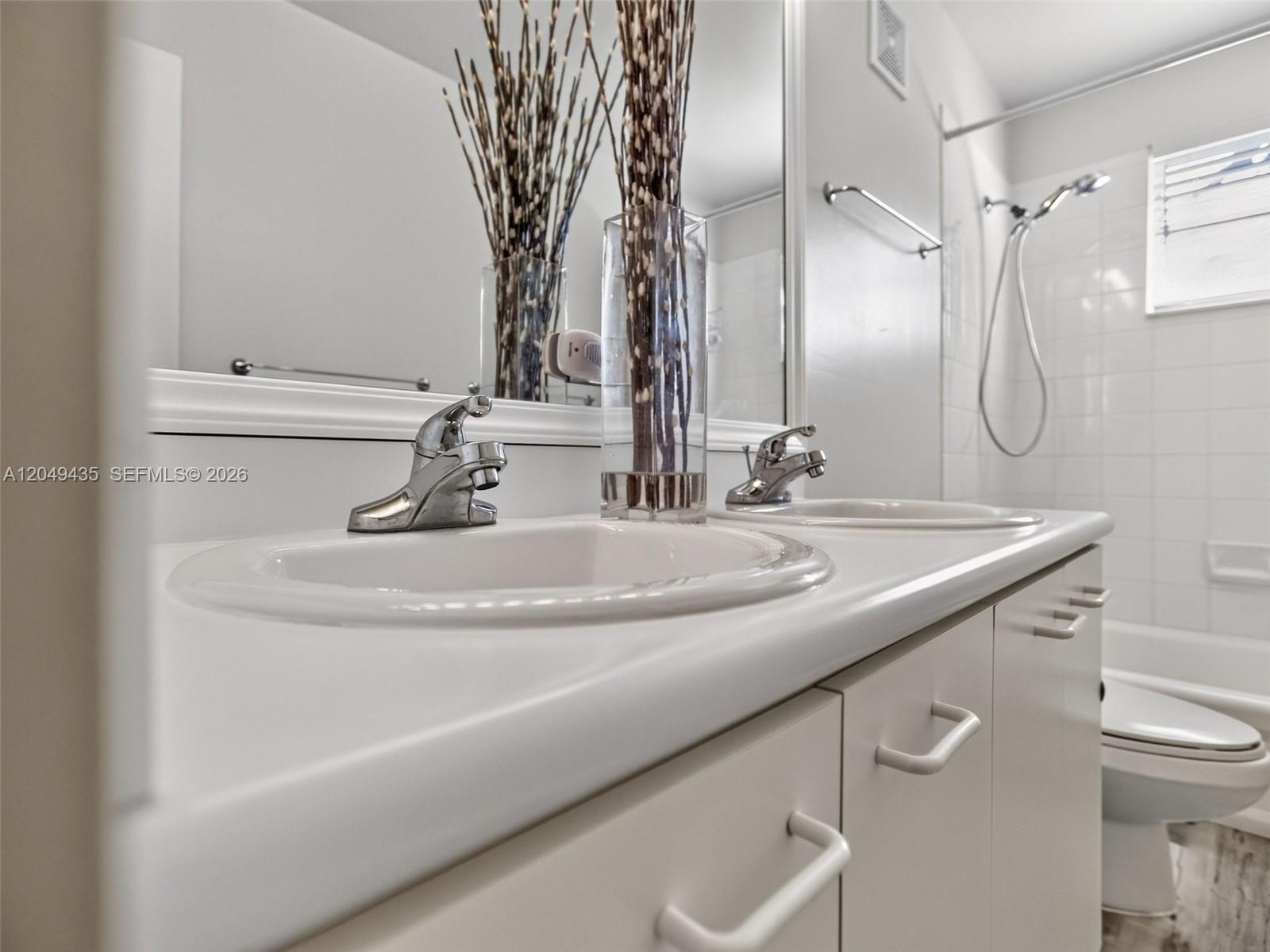 2475 W Cordoba Bnd