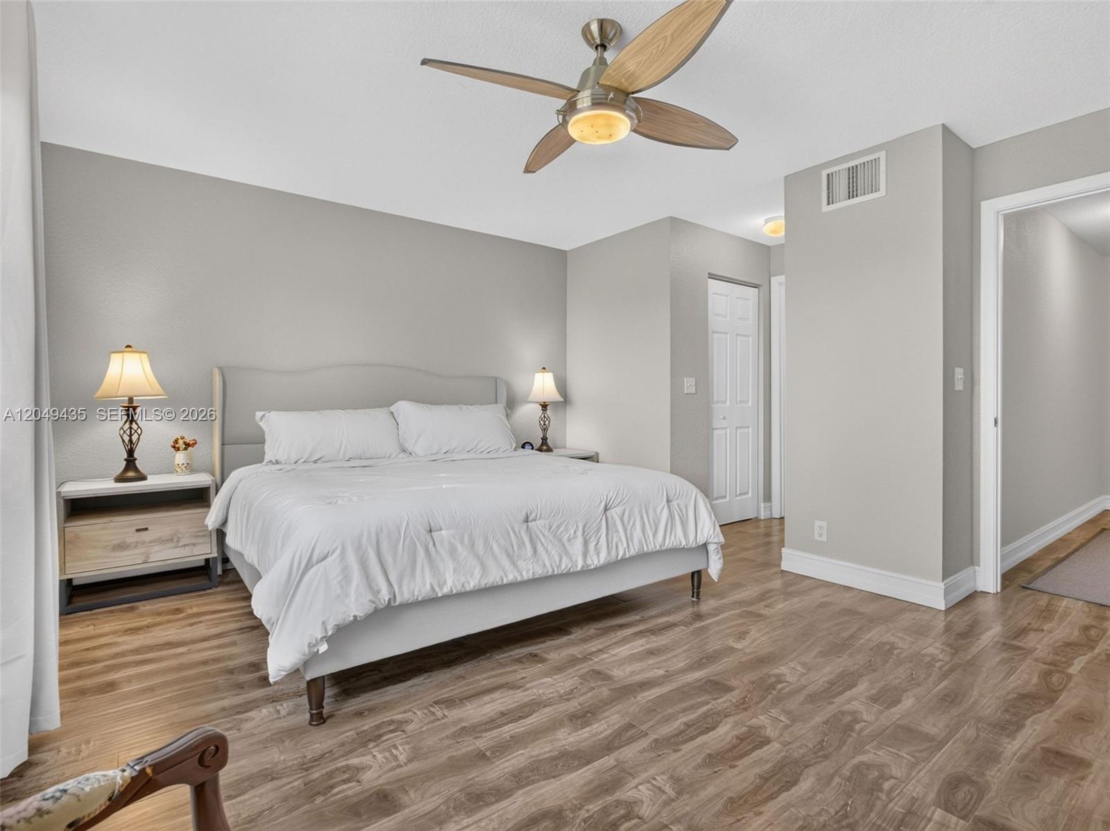 2475 W Cordoba Bnd