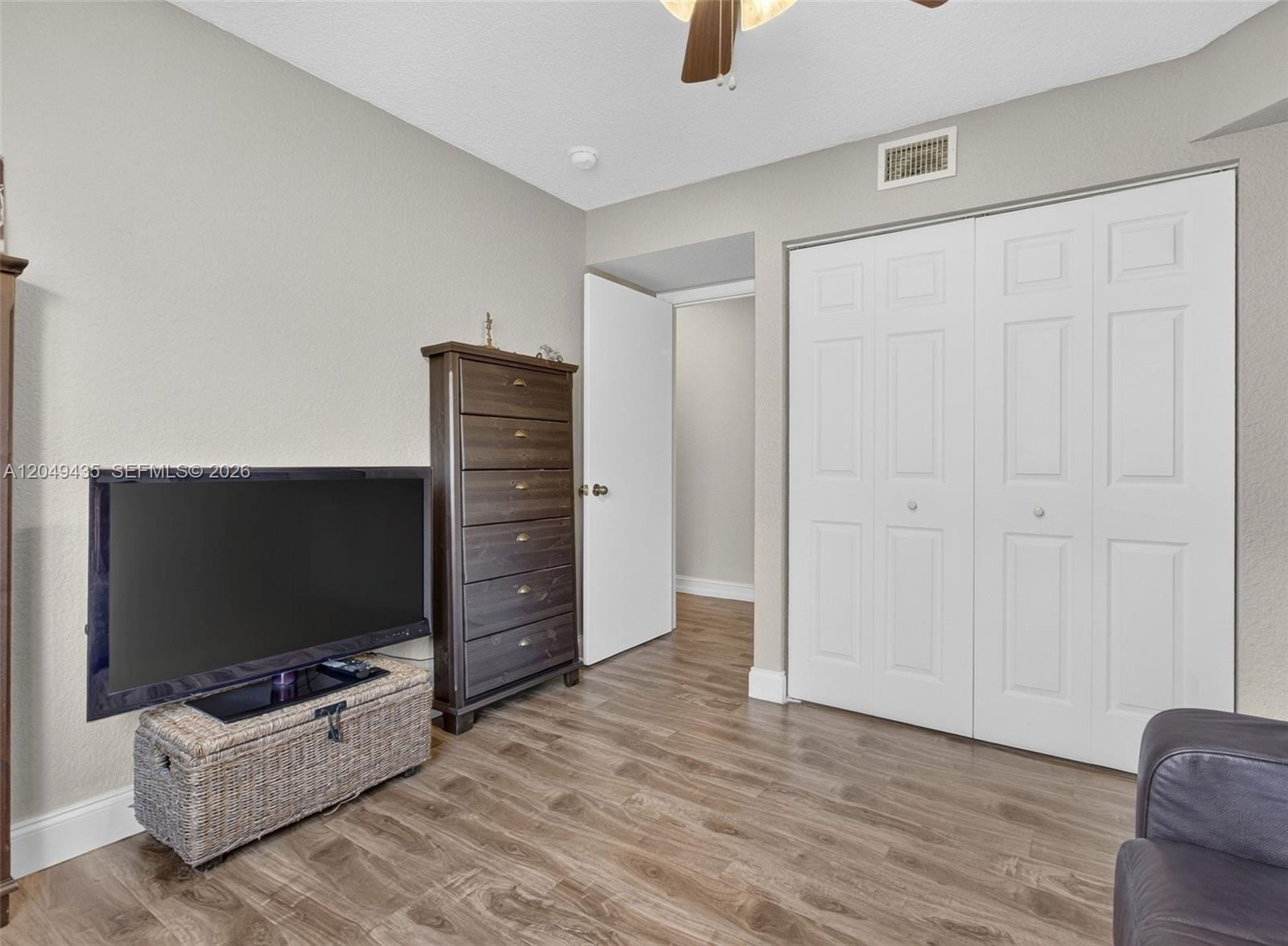 2475 W Cordoba Bnd