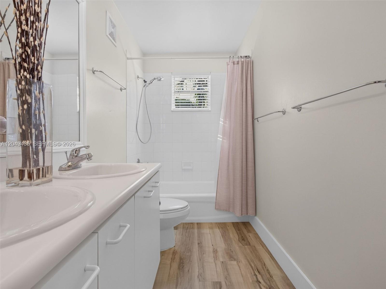 2475 W Cordoba Bnd