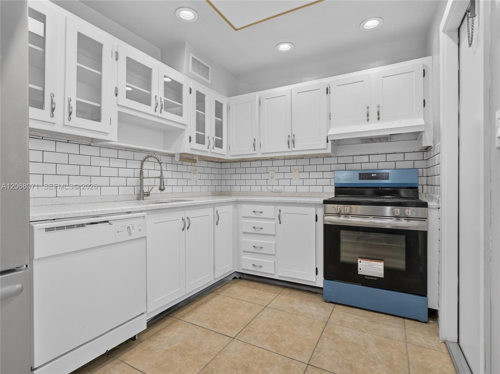 4140 NW 44th Ave # 408