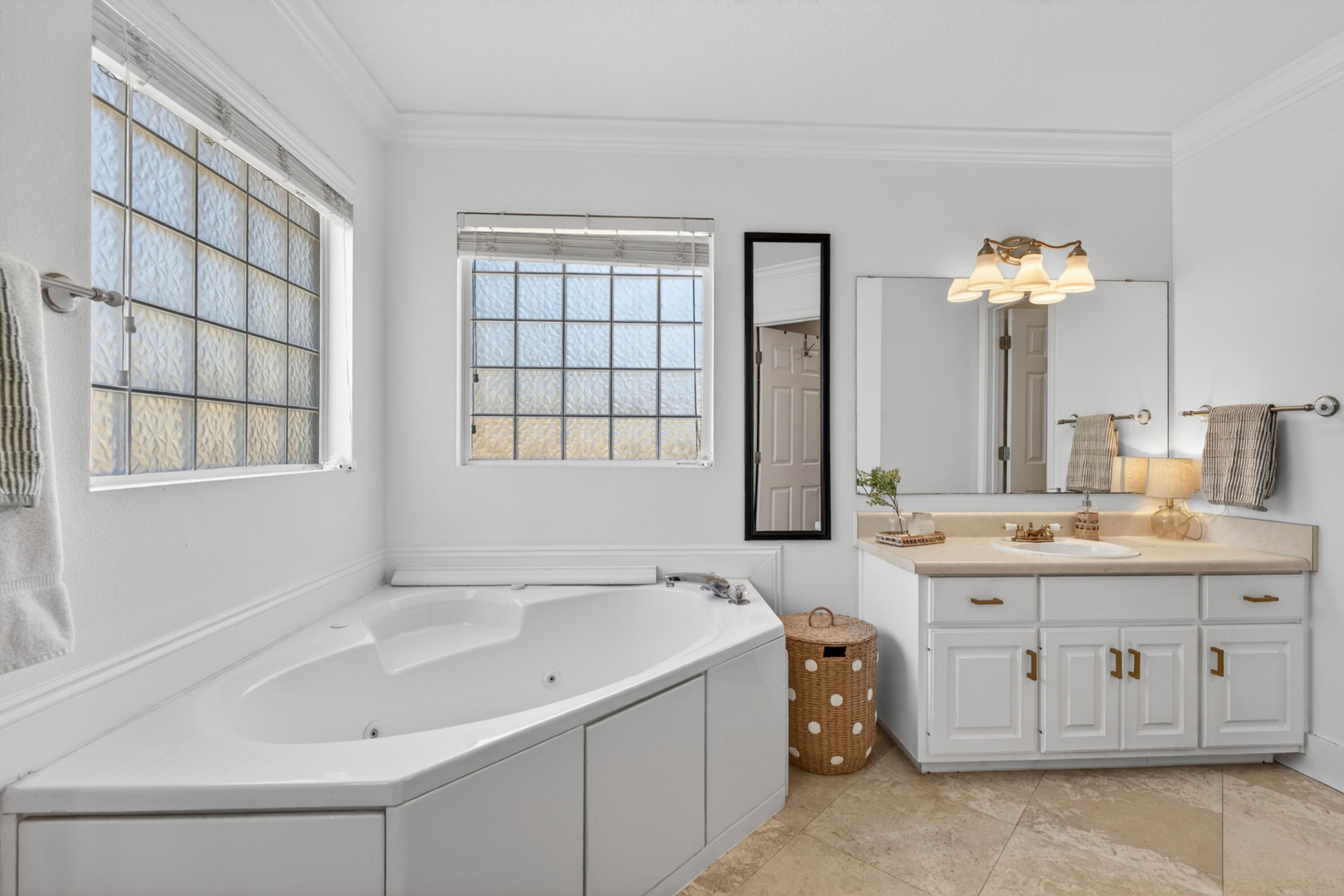 209 Santa Barbara Avenue